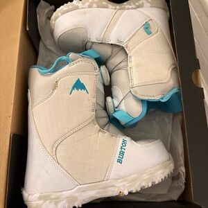 Burton Grom Boa Snowboard Boots - White and Light Blue